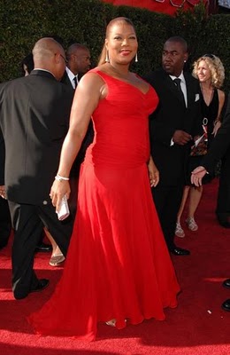 Gorgeous Queen Latifah rocking her curves